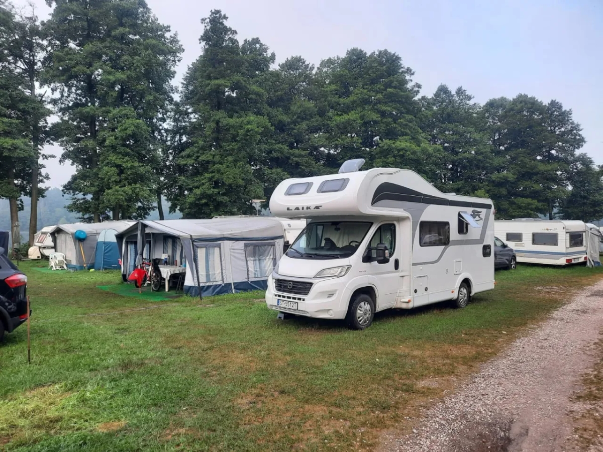 Gdzie z przyczepą kempingową na Mazury? Odkryj najlepsze miejsca